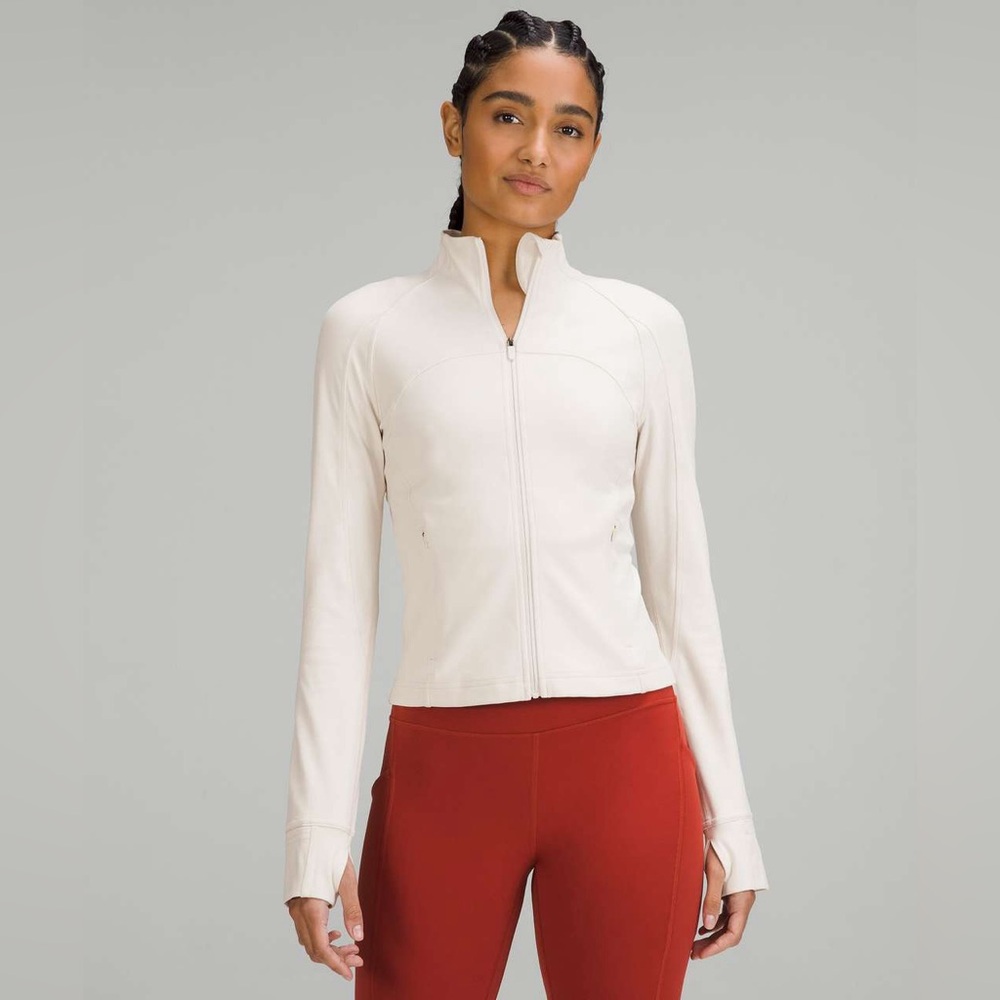 Lululemon Nulu Cropped Define Jacket 
NWOT!
Color: WHITE OPAL
Size 6